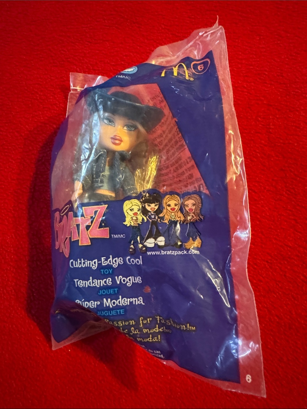 NIP Vintage 02-03 McDonald’s Happy Meal Toy Bratz Doll Cloe Cutting Edge Cool #6